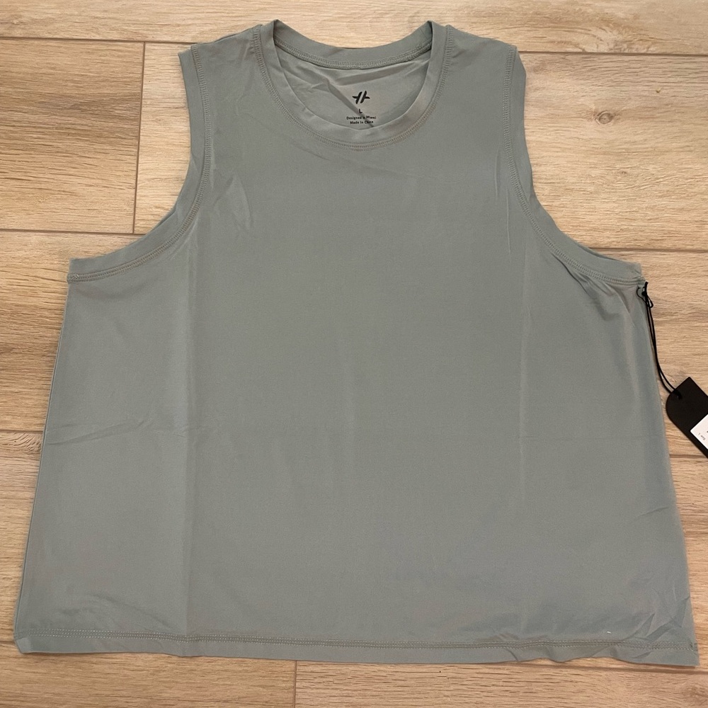 Tail active machli swing sleeveless sage green tank top size L NWT